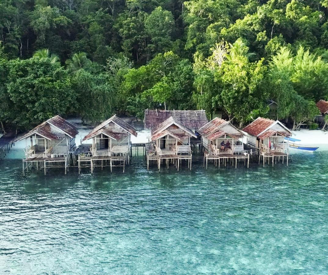 Firdas Bungalows Waisai Экстерьер фото